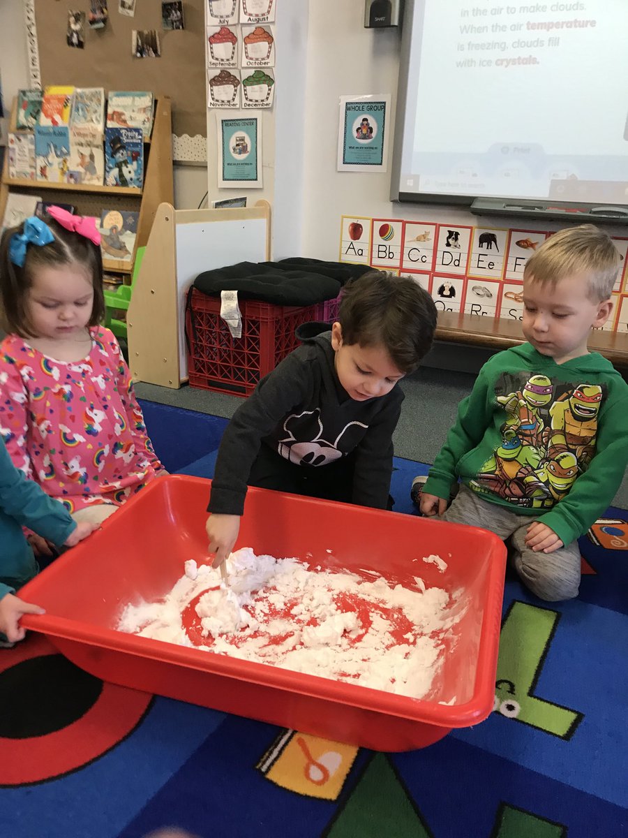rlovier24's tweet image. “Snow much” fun learning about  snow! #prekstem #ganandaproud