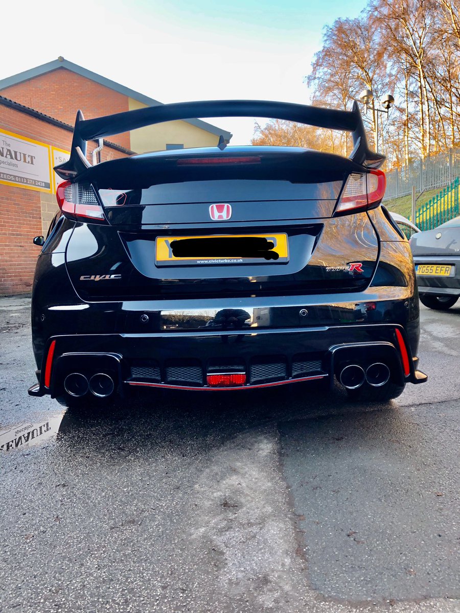 QueensService's tweet image. Lovely Honda Civic Type R in for service #leeds