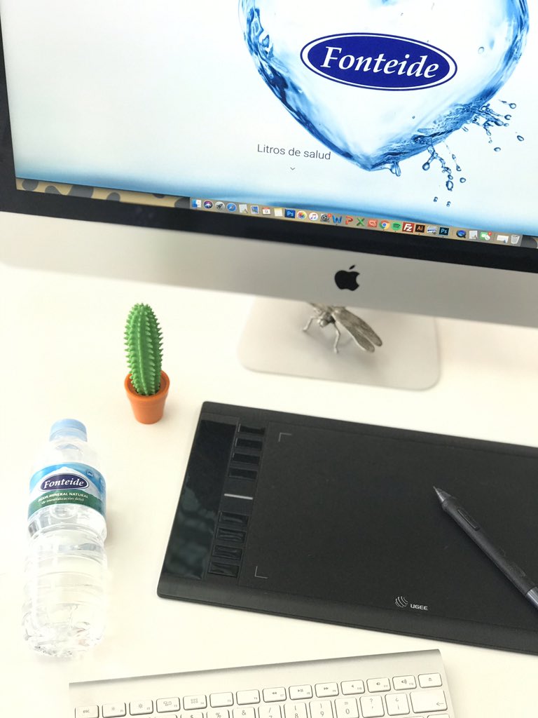 ¿Has bebido agua hoy? Que no decaigan nuestros propósitos de cuidarnos. Recuerda que para rendir mejor debemos estar bien hidratados 👌🏻💦 #LitrosdeSalud