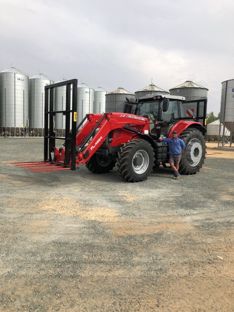 New 7720 IVT with all the fruit for Chris and Trudy Fanning, 4 high forks front and back with the vario it should shift some nuggets an hour