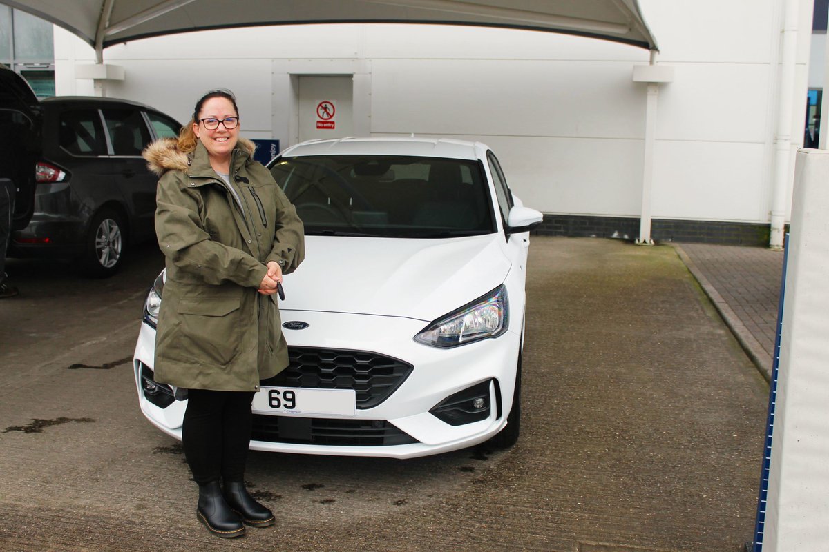 TCHarrisonFord's tweet photo. Natasha was our 1st happy customer of 2020 with her Focus St-Line X!
#HandoverTime #NewCar #FocusSTLine https://t.co/Q3HljTd5dW