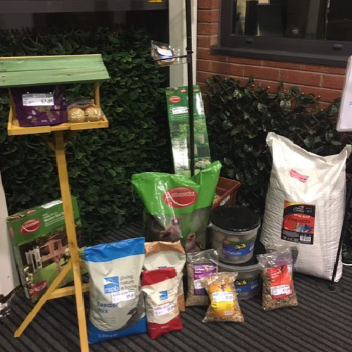 Heads-up: RSPB Love Nature's #BigGardenBirdWatch is taking place between the 25th-27th of January. Don’t forget to get stocked up on bird food and feeders in time for the event!

You can check out our range of bird food and feeders here:
staxtradecentres.co.uk/search/?keys=r…