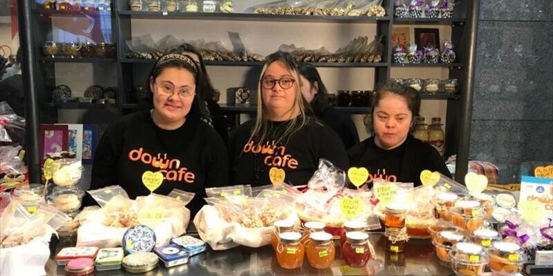 AcarUmut's tweet photo. A new cafe opened in Istanbul’s main Courthouse.What makes it so special is that all of its employees are people with Down Syndrome. I believe no one wishes to happen to be in a courthouse but this time we can stop by to support their cause. #DownCafe
https://t.co/Gj9FVGeY5E https://t.co/SWZ959A1ov