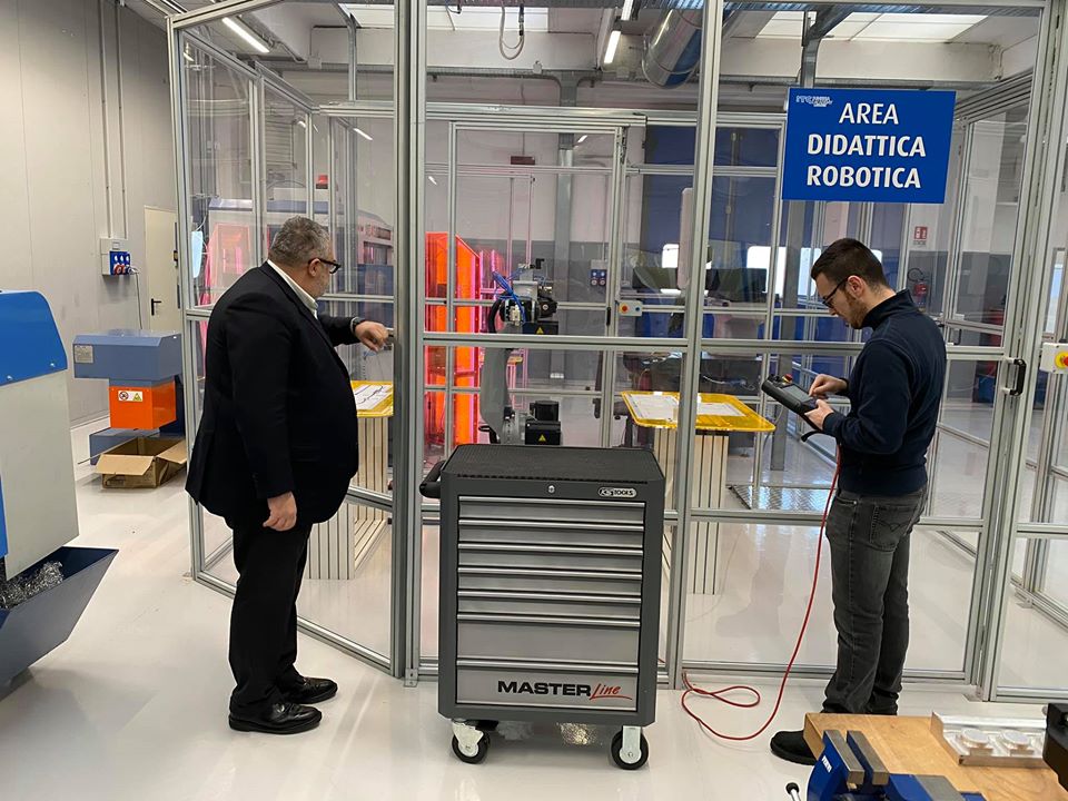 Oggi l'Assessore <a href="/MicheleFioroni/">Michele Fioroni</a> è in visita al ITS Umbria Academy a Foligno. Accedi al link per conoscere tutti i corsi post diploma: itsumbria.it