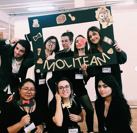 NEREARUIZDEESC2's tweet photo. El equipo de Moliteam esperamos que hayáis pasado unas buenas Navidades y que la vuelta a clase no se os haga muy dura. ANIMOOO!!!!! No queda nada para verano #242CA19 https://t.co/U4T5jPhVhg
