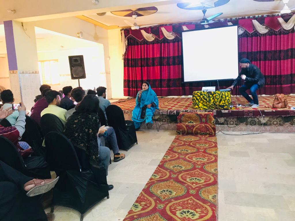 siecjp2019's tweet photo. Our Dialogue and discussion sessions are not to be missed. Here are our participants of Baghdadi and Nawabad with interesting stories of their neighbourhoods. 
#Karachi #citizenjournalism @iEARNPAK https://t.co/36AML0tO7D