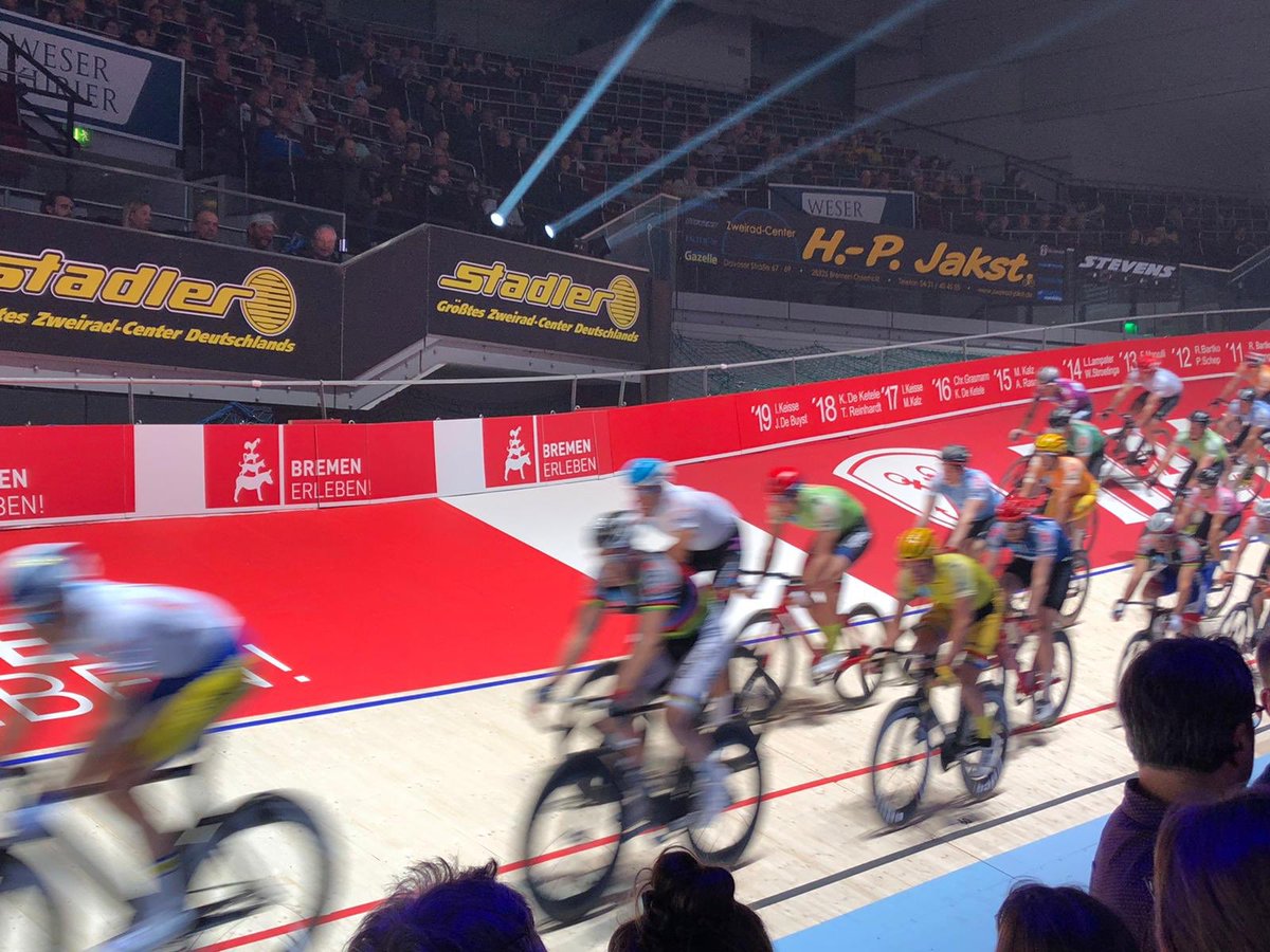 JanPiepenbroek's tweet photo. Die #SixdaysBremen sind gestartet🚴 #Bremen https://t.co/Zkl8lUSMpL
