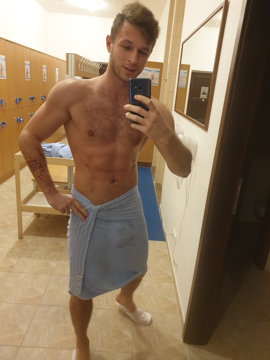 Alphahunk2's tweet photo. RETWEET to take off the towel 😜😈 https://t.co/zBGXvQZc5r