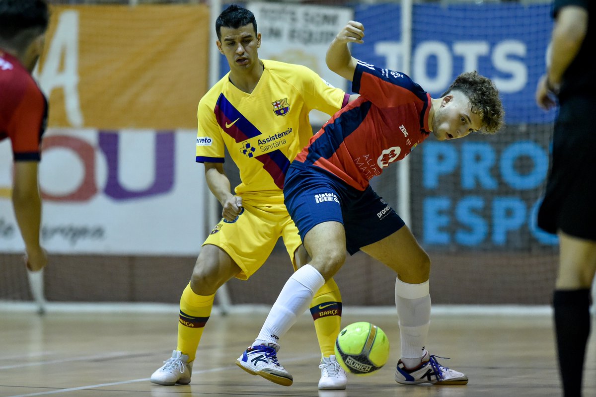 treblasab's tweet photo. #FutsalTips - How to create and develop a 3-1 offensive futsal system. Some important aspects:
- Pivot principles: https://t.co/76xnQJ35GC
- Offensive triangles: https://t.co/FmQhUu36An
- 3-1 Patterns: https://t.co/G2gUe3iSi2
- Pivot as a system: https://t.co/TBOOgzHJ6n https://t.co/2JtR8hqhEa