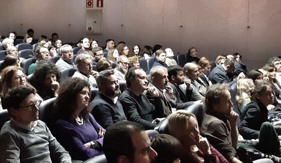 suicafilms's tweet photo. Album de fotos de la projecció de PICADES CONTRA EL VIDRE a l'IVAM CADA ALCOI i del col·loqui amb amb Vega, una de les protagonistes; el Conseller d'Educació, @VicentMarza; @fsansa33, director de l'@IESCotesBaixes; Soledad Berbegal d'@actiu i el codirector del film @rafamoles. https://t.co/9e1CDT9Vml