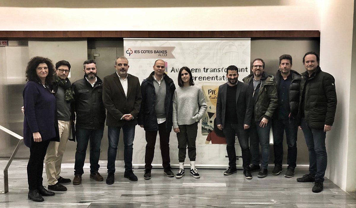 suicafilms's tweet photo. Album de fotos de la projecció de PICADES CONTRA EL VIDRE a l'IVAM CADA ALCOI i del col·loqui amb amb Vega, una de les protagonistes; el Conseller d'Educació, @VicentMarza; @fsansa33, director de l'@IESCotesBaixes; Soledad Berbegal d'@actiu i el codirector del film @rafamoles. https://t.co/9e1CDT9Vml