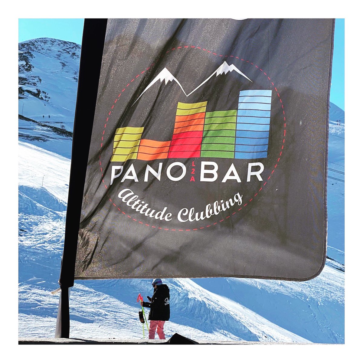 orgchaosmgmt's tweet photo. #apresski #panobar #les2alpes #skiing #snow #solotravel #travel #flag #bluebirdday #jandriexpress #colour #pitstop https://t.co/M4eLmSSSx3