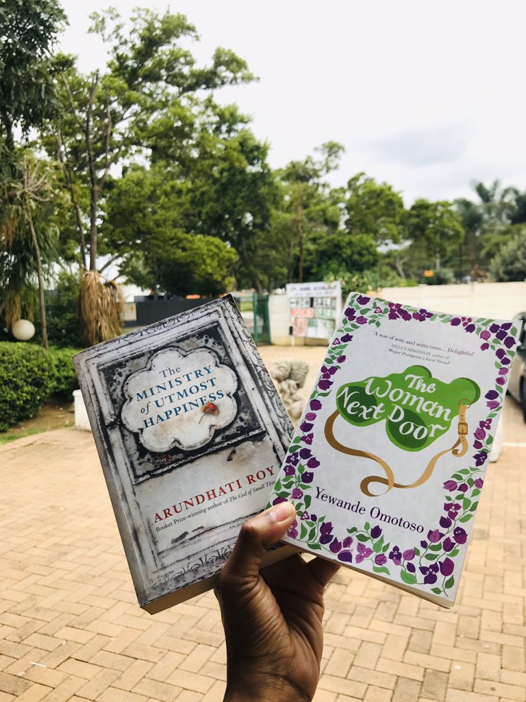 Bookamoso's tweet image. Look what I found at the Second Hand bookstore by Strubensvalley 🙌🏾📚🥺

#BookFiend 
#SecondhandBookstore