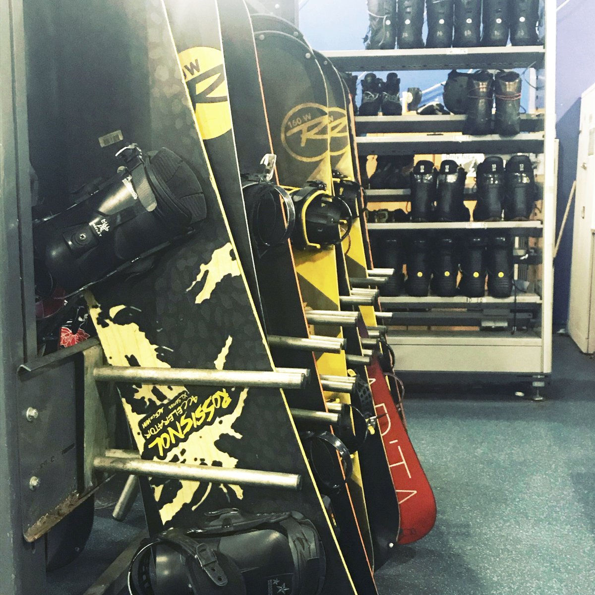 Snow_Factor's tweet photo. Fun fact! Did you know that #SnowFactor provide all hardware for FREE! This includes skis, poles, snowboards, ski/board boots, helmets and sledges!
Learn more: https://t.co/2uMIpVdhmO https://t.co/itS4JMkbmr