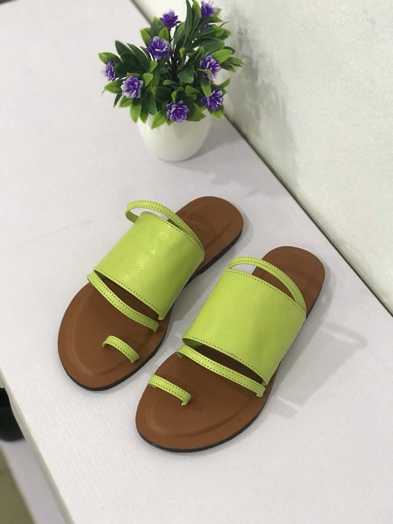 SoigneeStore's tweet photo. The love of my life got me  @OlawaleOnibata footwear 💕😋

@OlawaleOnibata best plug for handmade luxury footwear.

Folks, visit his page and patronize him. Love the slips Sir🙏 https://t.co/DkwrMtEX6n