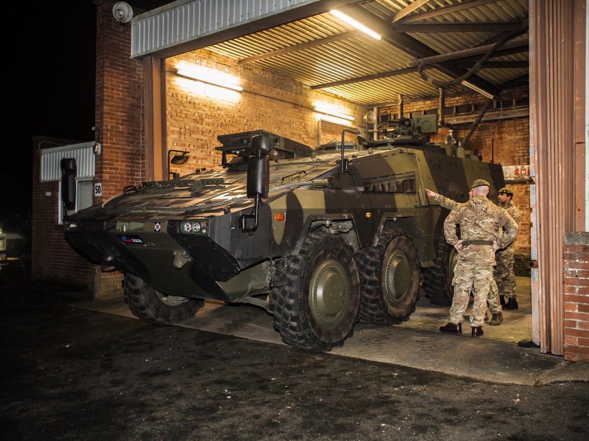 ITC_Catterick's tweet photo. The new Boxer Armoured Fighting Vehicle will soon commence roll out across the British Army ...
It was recently shown to recruits and Instructors at the Infantry Training Centre .... #ArmouredInfantry #BoxerIFV https://t.co/gB8JGj7jNv
