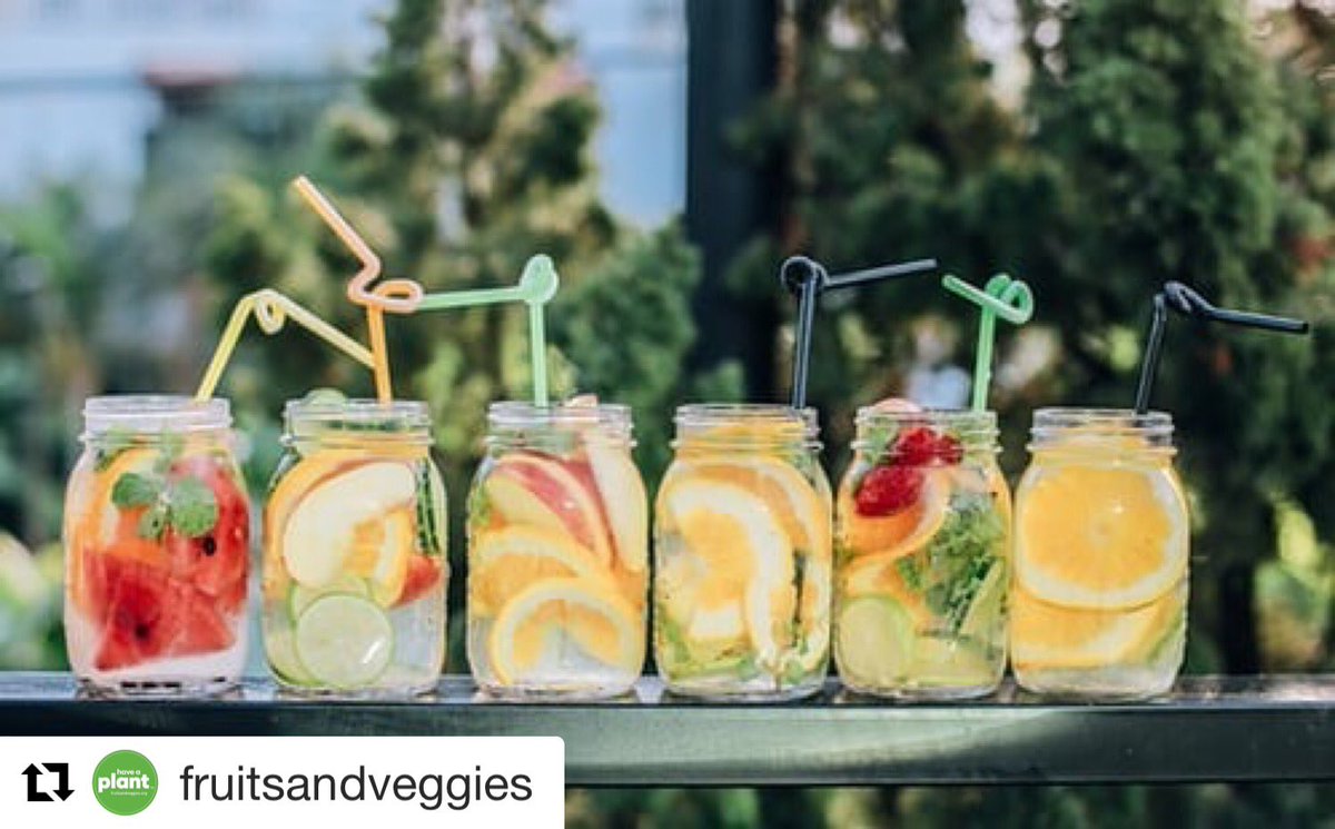 Londonfruit's tweet photo. #FabulousFriday 
#Repost @fruitsandveggies with @get_repost
・・・
The New Year is all about resetting and refreshing through hydration! Cleanse your body by adding #fruits and #veggies to your everyday bottle of water AND by getting your nutrients in with 100% juice!#haveaplant https://t.co/eAUWOpOcbW