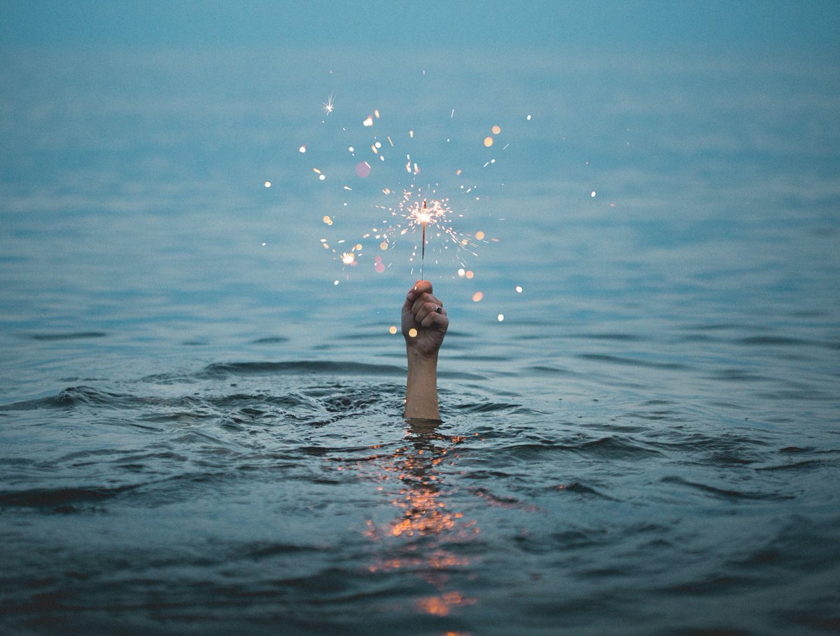 ConsultantSeas's tweet photo. Toute l’équipe de @ConsultantSeas vous souhaite une magnifique année 2020 ! @AlexLeVernoy @TatFedotova @SaraTraubel Nicholas Davis and Emmanuelle Huet

https://t.co/VwcckkJJi6 https://t.co/EtdlzVEYPT
