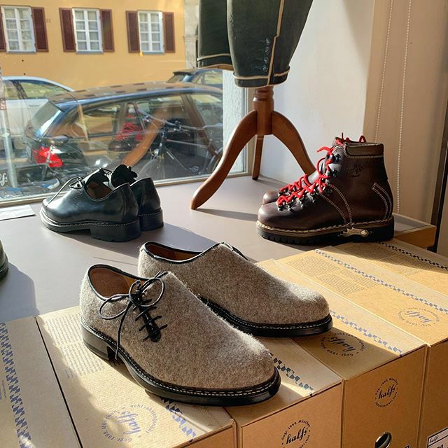 💥Frohes Neues Jahr!💥
Etwas verspätet meldet sich Halfs hier auch mal wieder! Heute fühlt es sich in München schon nach Frühling an, Anfang Januar ist dann doch etwas zu früh. Winter are you coming?
.
.
.
.
.
#halfs #halfsmunich #tracht #winterareyouc… ift.tt/35HTROI