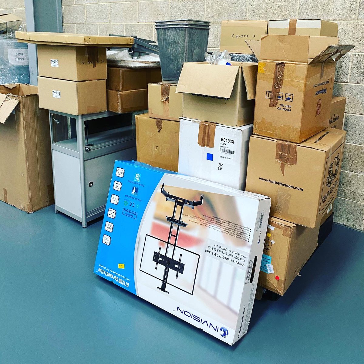 BarudanUK's tweet image. #Barudan #multihead #embroiderymachines #showready lined up &amp;amp; waiting to be delivered to the NEC #birmingham for the fabulous @printwearandpromotion show. We will be exhibiting on stand J60 P&amp;amp;P LIVE! 2020 show dates

Sunday 19 – Tuesday 21st January. Who’s coming?