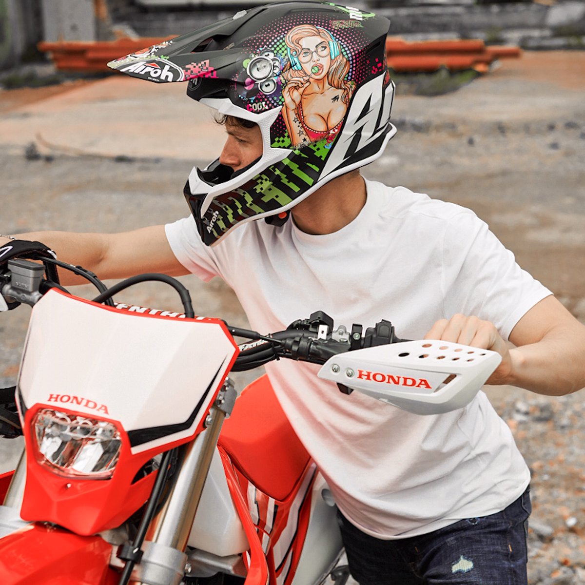 AirohHelmet's tweet photo. Transgressive irreverent and hypnotic, our Wraap Pin Up helmet is born from Techno music grooves.
Ultralight shell in different sizes to suit even the youngest Airohriders.
#rideon
#2020Airoh
#AirohHelmet
#helmet
#AirohWraap
#offroadhelmets
#helmetdesign
#helmetcomfort https://t.co/HO0GIB1z8x