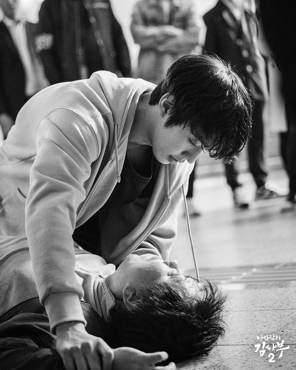 [2020.01.10]@sbsnow_insta: (1)오늘부로 이 오빠 선생님한테 배팅 건다뭔데 이렇게 치명 섹시할 일이야..? 다리 힘풀려(풀썩)오늘 밤 9시 SBSNOW 유튜브에서 <낭만닥터 김사부2>1,2화 30분 컷 꼭 보세요두 번 보세요SBS 새 월화드라마 <낭만닥터 김사부2> https://www.instagram.com/p/B7Io97ZF0ho/&nbsp;