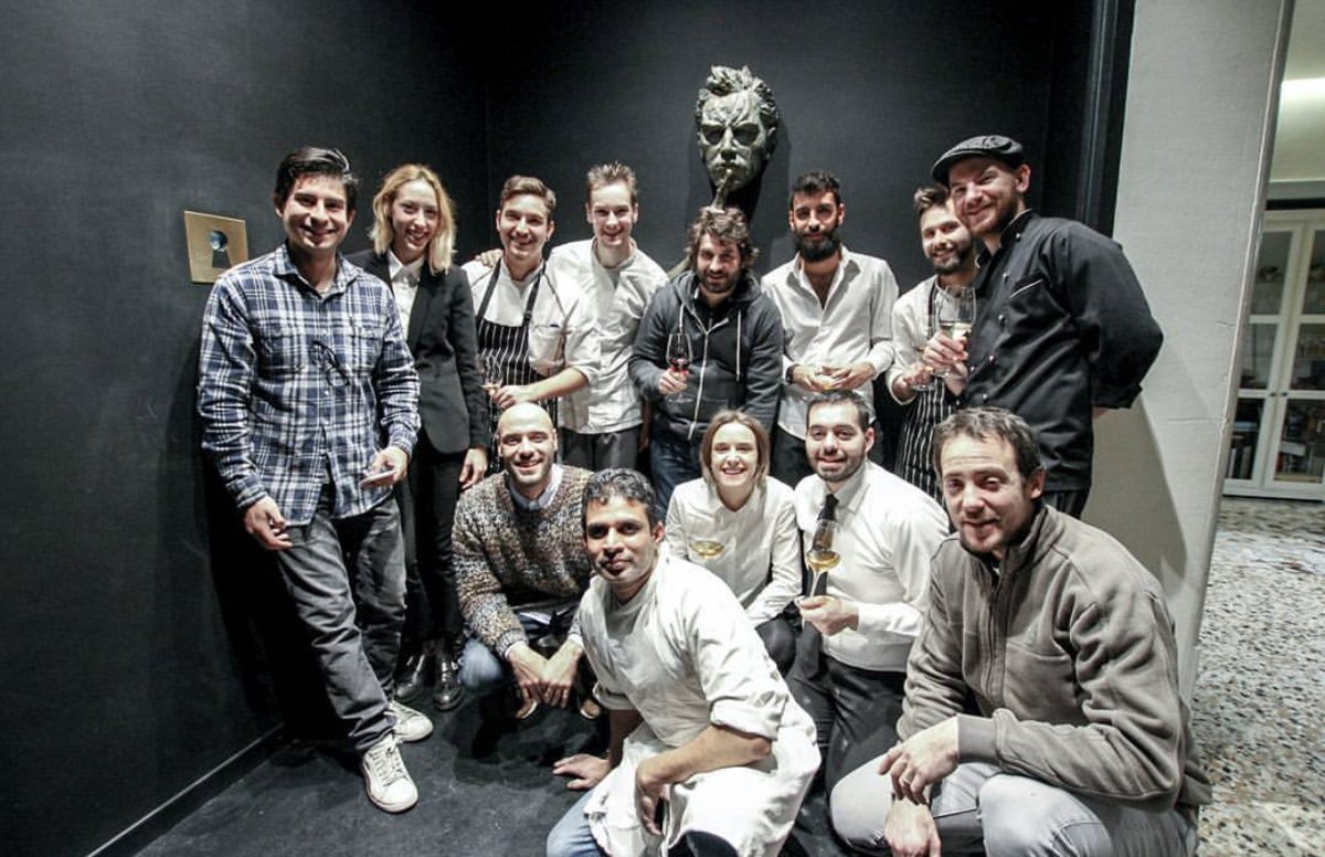 "Non ce ne sono tanti di ristoranti così, in giro, che ancora hanno voglia di tracciare strade nuove senza ripiegarsi sul conforto, di sfidare il cliente in un gioco in cui – miracolo – vincono tutti".

<a href="/mpchef/">matias perdomo</a> sarà relatore a #IGmi20 domenica 8 marzo.
identitagolose.it/sito/it/62/129…