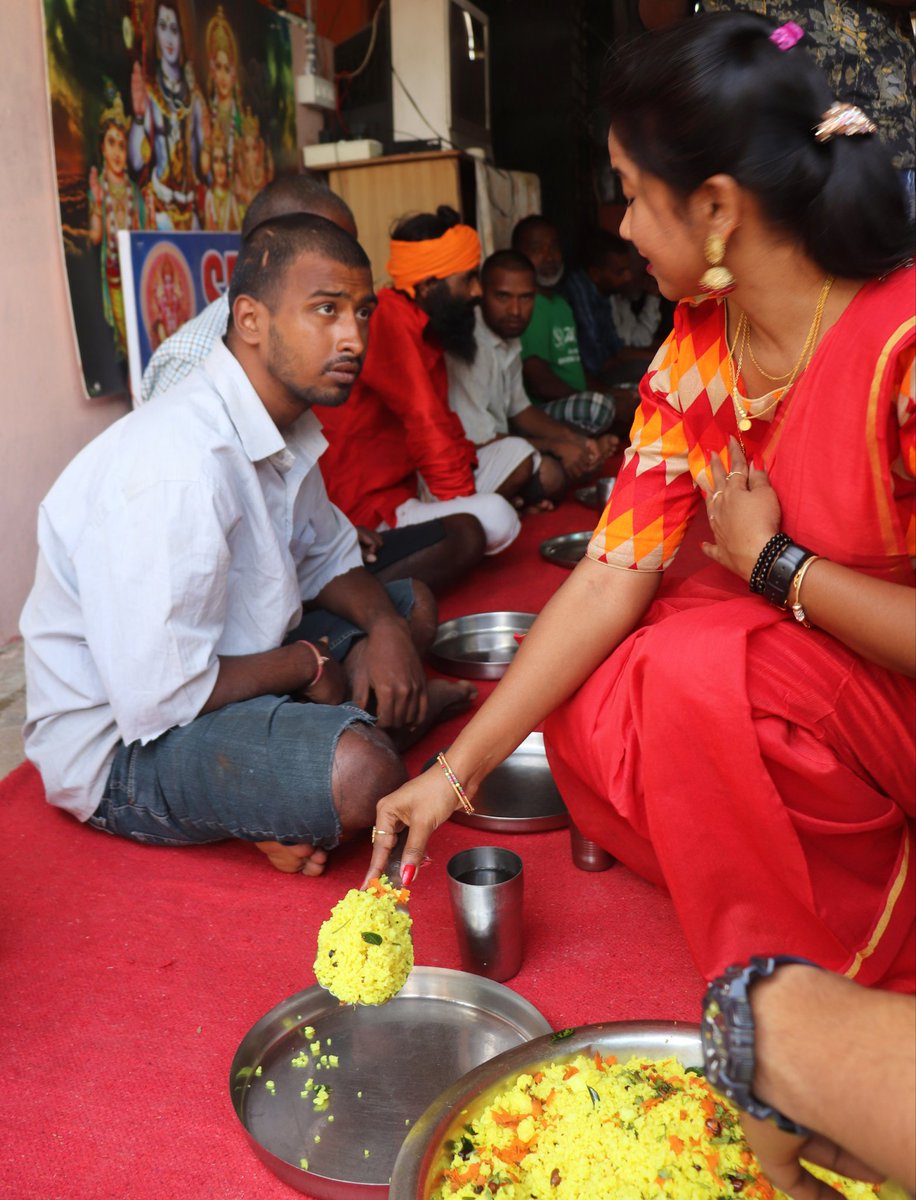 swaasafoundatio's tweet photo. #SwaasaFoundation
#NewYearCelebrations2020 #01January2020 #MatrudevobhavaOrphanage https://t.co/gRzC8ucgyV