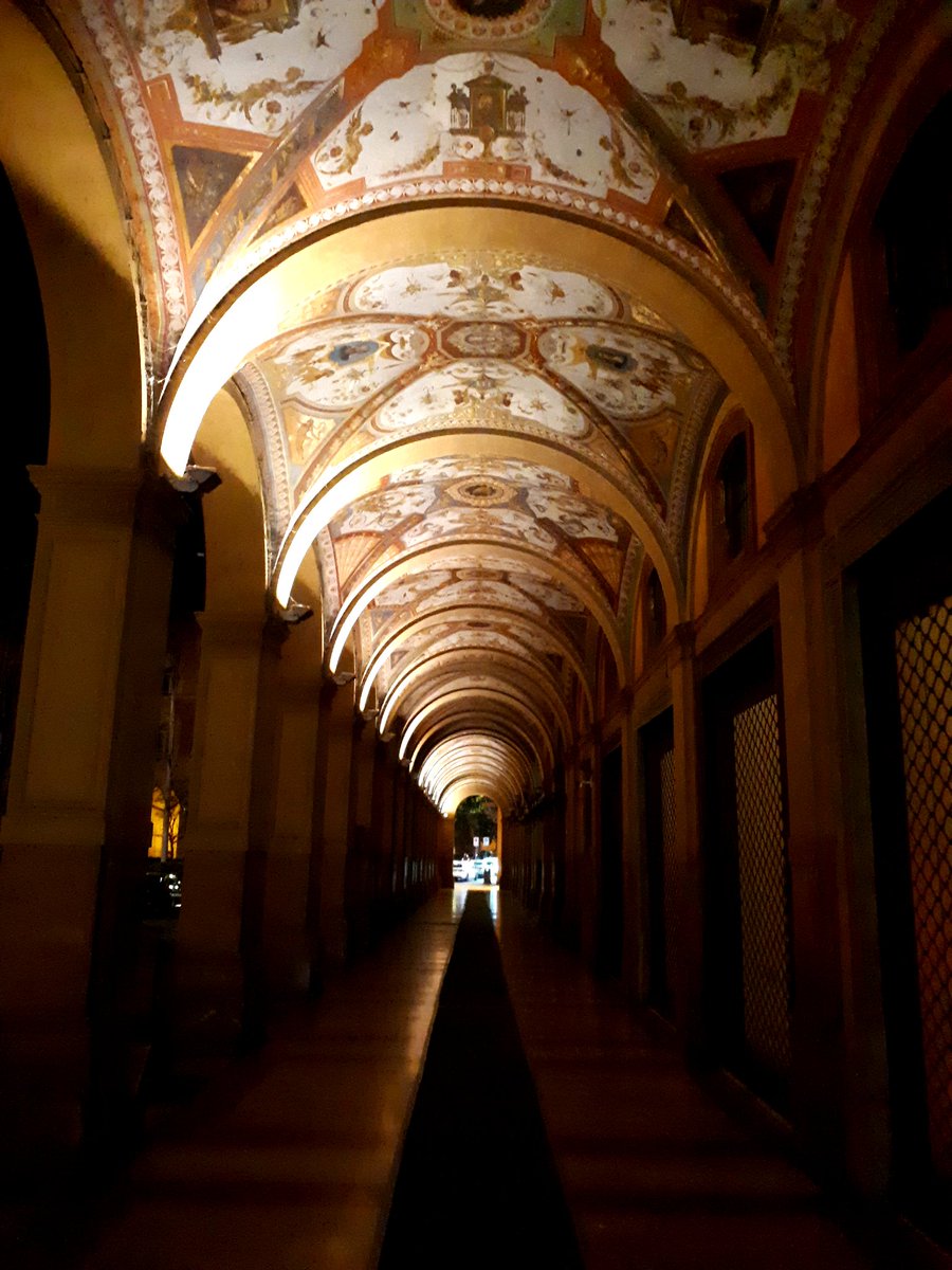 carobmill's tweet photo. Porticos of Bologna - almost 40km of them, including the longest in the world. https://t.co/OjQx2m2EwP