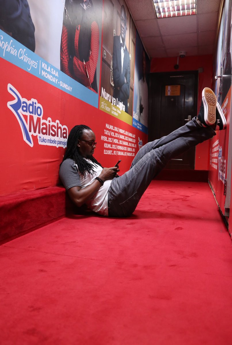 radiomaisha's tweet photo. Maisha Jioni Friday Edition na @emmanuelmwashu1 na @DEEJAYIYAN254. Saa tisa hadi saa moja usiku. #MwashumbeNaShugaboy https://t.co/rmKra44LBS