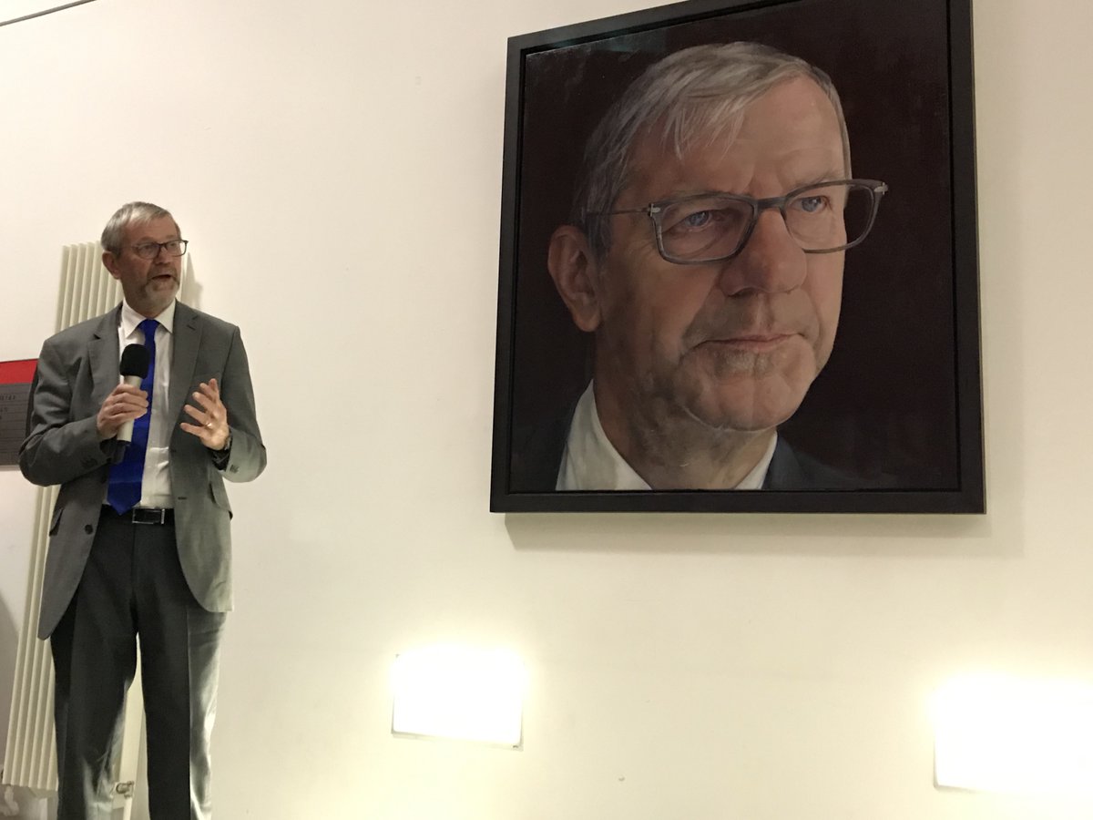 dundeeuni's tweet image. A fantastic turnout to mark the unveiling of a portrait to celebrate our former Principal Sir Pete Downes. 

The portrait, by @DJCAD graduate Angela Reilly, can be seen in the Dalhousie Building.