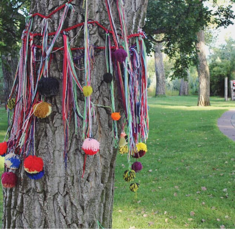 We are OBSESSED with #YarnBombing 👏 👏 👏 
TNNA talked with <a href="/ewecount/">Penny Franz</a> to learn more about the LYS’s recent collaboration with the Cheyenne Botanic Gardens. #TNNA #TNNANews #Yarn 

Read more: bit.ly/2T7CEf4