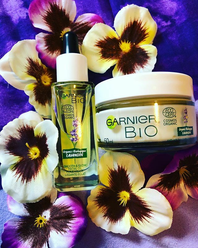 Krystle 😺 (@krystle_worster) on Twitter photo Review:
.
.
.
I was recently gifted #freeproducts from <a href="/garniercan/">Garnier Canada</a> to try 🥰 These products are apart of the Garnier Bio Organic Lavindin line. I was gifted the anti age day cream as well as the smooth and glow facial oil! .
.
.
To start my review off… ift.tt/2tLmBsQ Review:
.
.
.
I was recently gifted #freeproducts from <a href="/garniercan/">Garnier Canada</a> to try 🥰 These products are apart of the Garnier Bio Organic Lavindin line. I was gifted the anti age day cream as well as the smooth and glow facial oil! .
.
.
To start my review off… ift.tt/2tLmBsQ