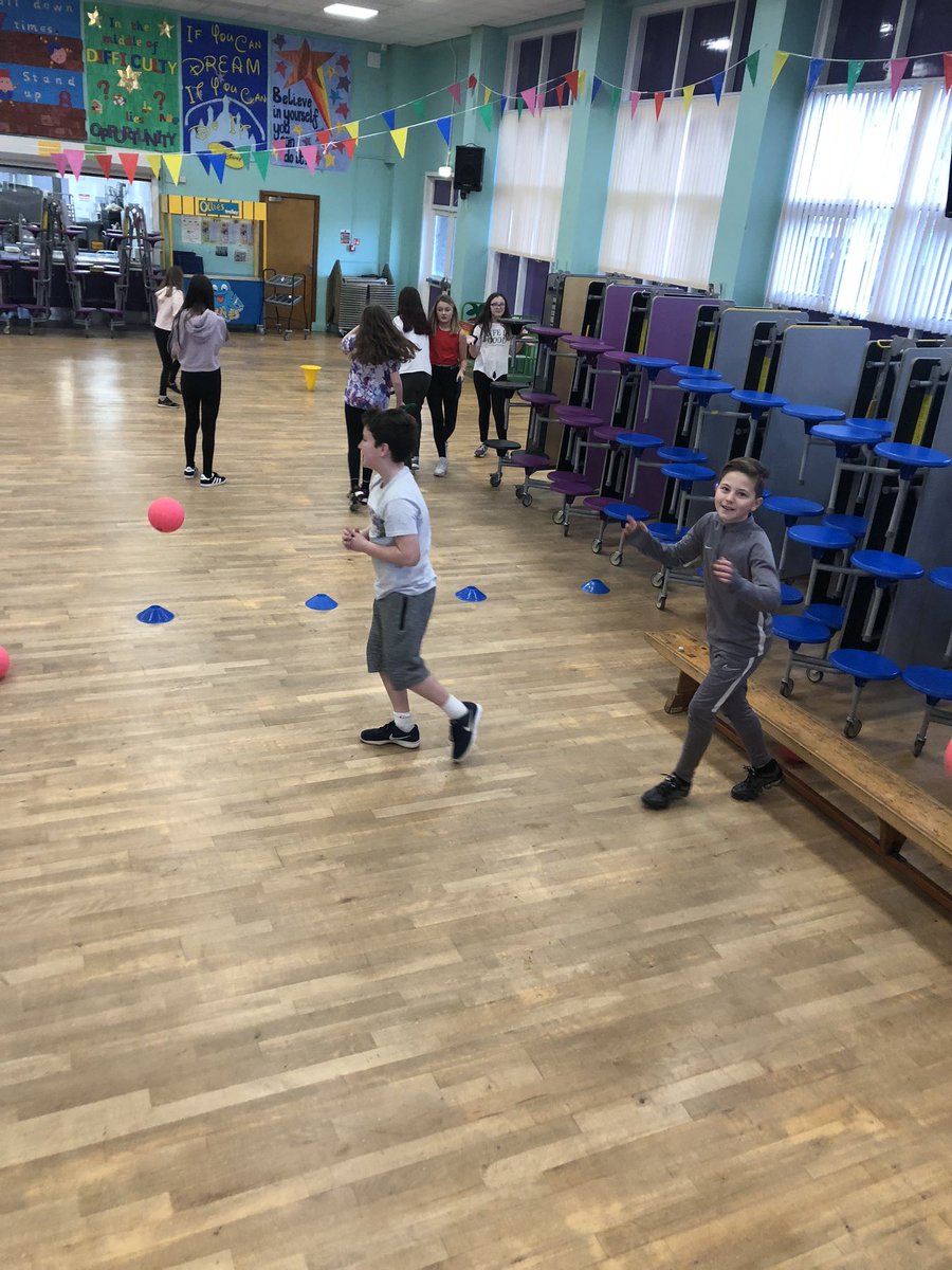 beanxmissrisk's tweet photo. 2. In PE today P7 led their own learning and created a new team game. We saw lots of creativity, team work and heard great explanations. #BPSPupilLedLearning #BPSHWB @beanxmrsedwards https://t.co/mGfTSv1wLr