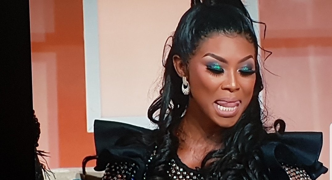 Passeks's tweet photo. RT if you stan Brinnette, MaBreezy, Kele Batla One by One. .. The Queen that runs Joburg streets. 🔥 #RHOJ https://t.co/qv3xVIqJI3