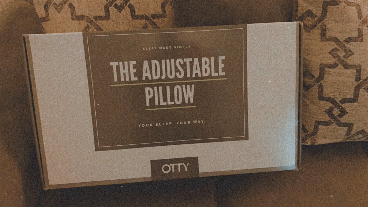 lucy_dixon's tweet photo. I’ve been struggling with sleep as my pillows are either too hard or too soft. I’m basically #goldilocks so when @OTTYSleep sent me their #adjustablepillow to try I thought “well that sounds perfect!” & I can 💯 confirm. It does what it says on the box #gifted 😍❤️👏🏼💗👌🏼😴🥳 https://t.co/ofByl4KAdi
