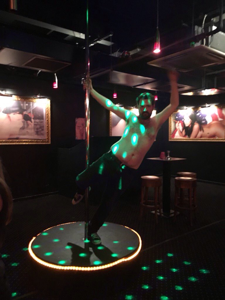 DoingHelm's tweet photo. Make it rain #nickhelm https://t.co/83BrPDJmuc