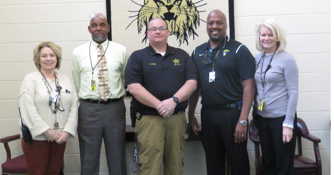 DillonDistrict4's tweet photo. DILLON HIGH SCHOOL:
Dillon High School admin recognized Sgt. Gary Cook during Law Enforcement Appreciation Day. Thanks Sgt. Cook for all you do for the students and staff at DHS. #DillonHS https://t.co/5N5rtjtNIe