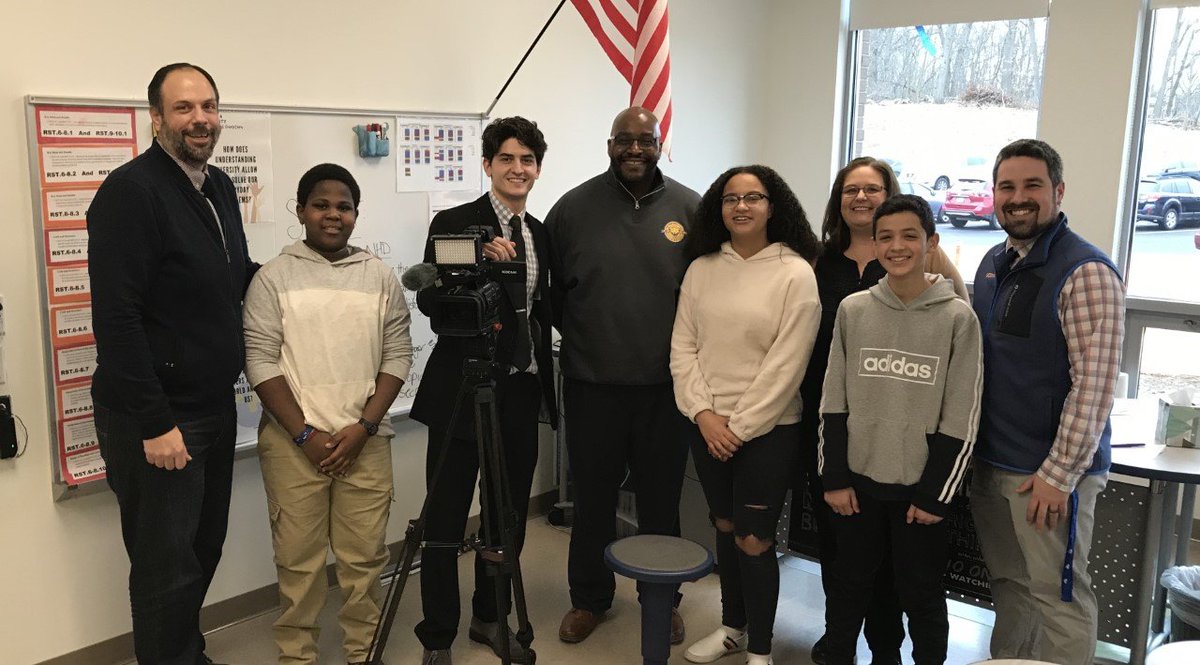 Jennifer Nealon tweet media