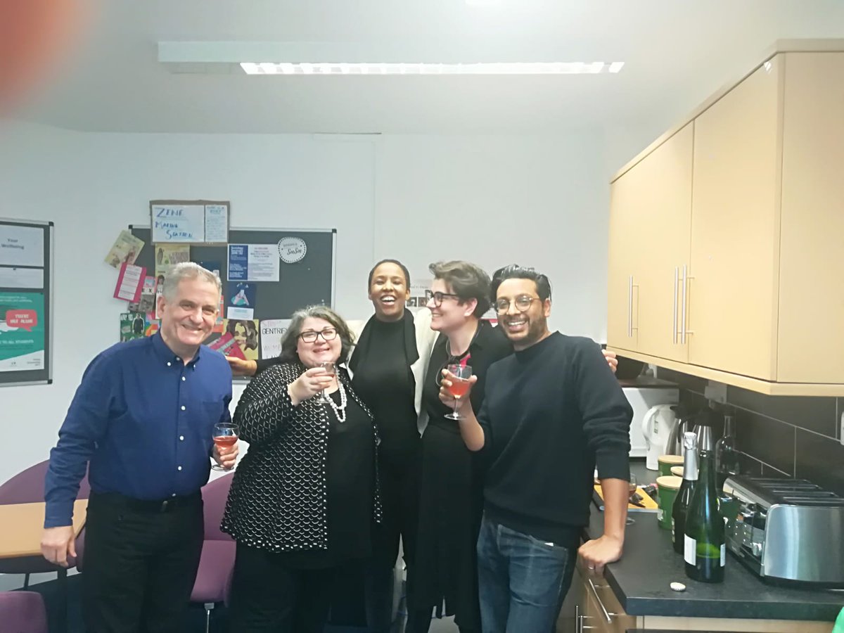 Pleased and proud of Dr @DaviniaGregory who passed her viva today - been a pleasure to supervise. Thanks to excellent, incisive examiners @Anamik1977 and @BaggieJohn and co-supervisor @elebelfiore