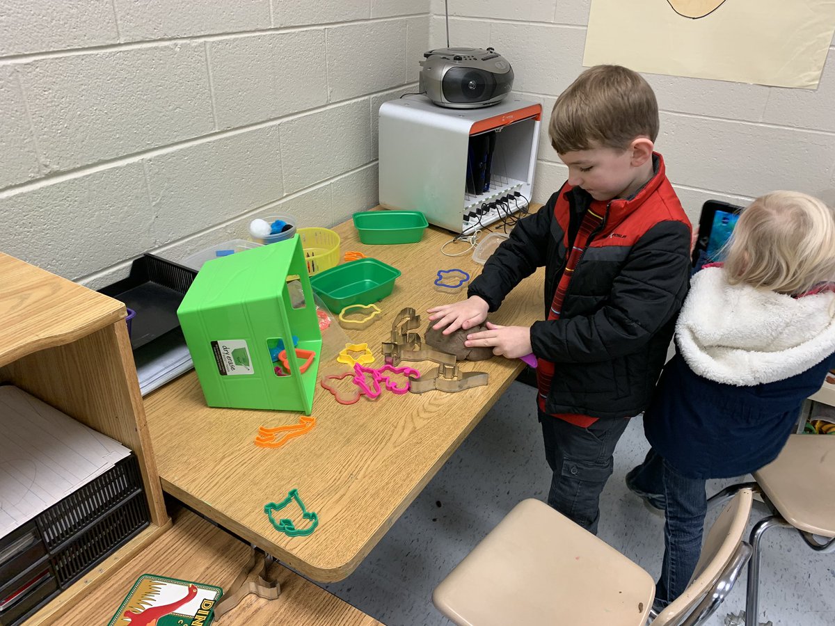Great time visiting the children and staff at Carrollton Elementary this morning!  Student leading instruction, utilizing technology, and creating with their hands!!! <a href="/IWCSchools/">Isle of Wight County Schools</a>