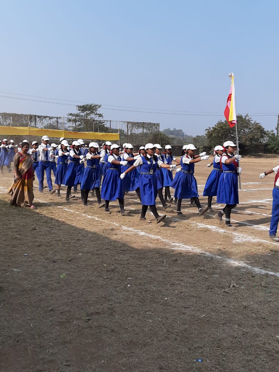 WalekarManisha's tweet photo. SICES शाळेचा “ Annual Sports Day ” साजरा होत असताना “ युवा शक्तीचा प्रचंड अविष्कार ” यावेळी पहायला मिळाला.
किकबॉक्सिंग, सायकलिंग, रायफल शुटींग, मार्शल आर्ट्स, योगा अशा वेगवेगळ्या खेळांमध्ये उत्कृष्ट कामगिरी करणाऱ्या विद्यार्थ्यांचा सत्कार यावेळी करण्यात आला. #SICES #schooldays https://t.co/oMZCMTLVJ3