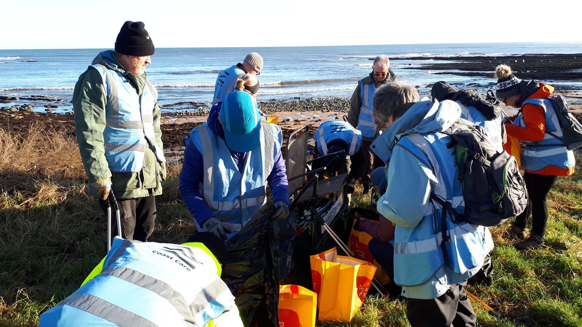 sadoldsamurai's tweet photo. And as always the sun shone on the righteous... Great day out with @coast_care #Volunteers #MakeingaDifference at Howick. https://t.co/XwllPKP3V9