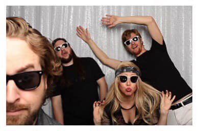 Hello Weekend tweet media