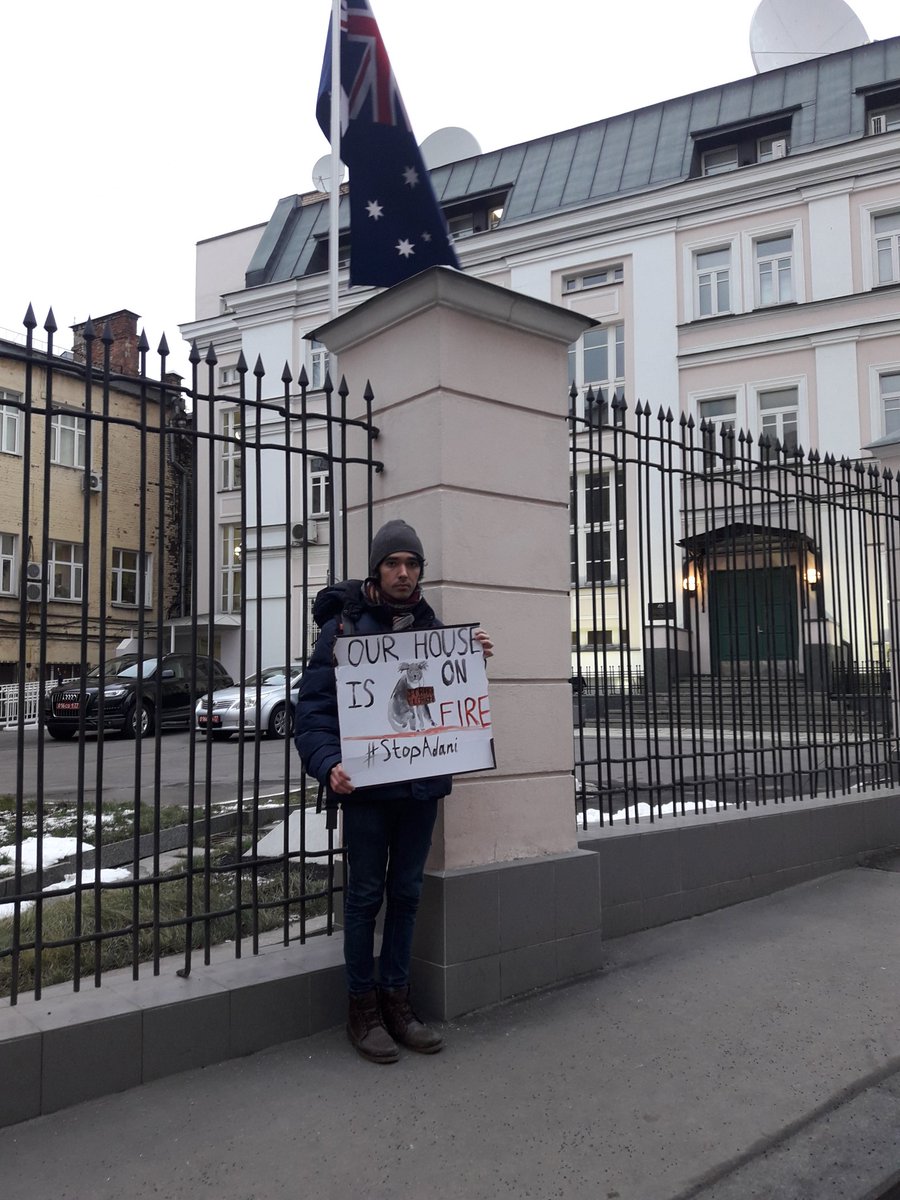 Patent overraskende Udfyld Arshak Makichyan on Twitter: "My 44th week. Near the Australian Embassy in  Moscow. #StopAdani #FridaysForFuture #AustraliaFires  https://t.co/zvynxJvjQv" / Twitter