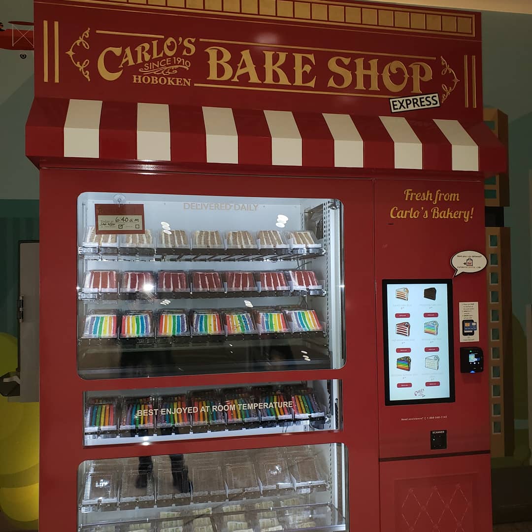 ACacorovski's tweet photo. Look at options for desserts in the PATH  in Toronto https://t.co/seLUh2rF6s