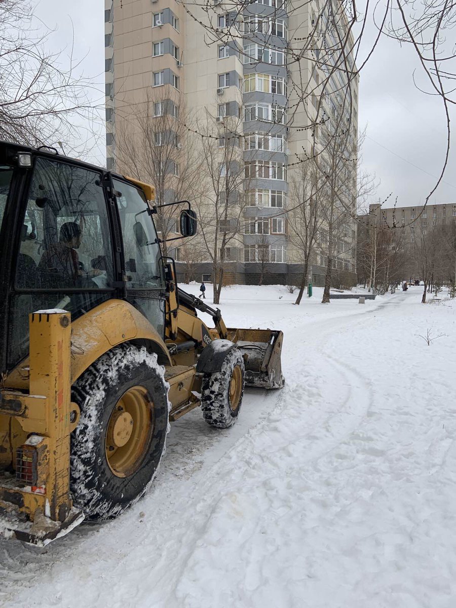 ooo_psksmr's tweet photo. Также 10.01.2020 по заданию @adm_kir63
 выполнены работы на территории 14 микрорайона. @Rudakov_i_a
 @gkh_kir63". https://t.co/bU0Evx22FH