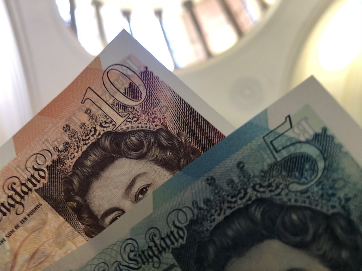 Handy client to visit when you happen to have some old bank notes. #banknote #exchange