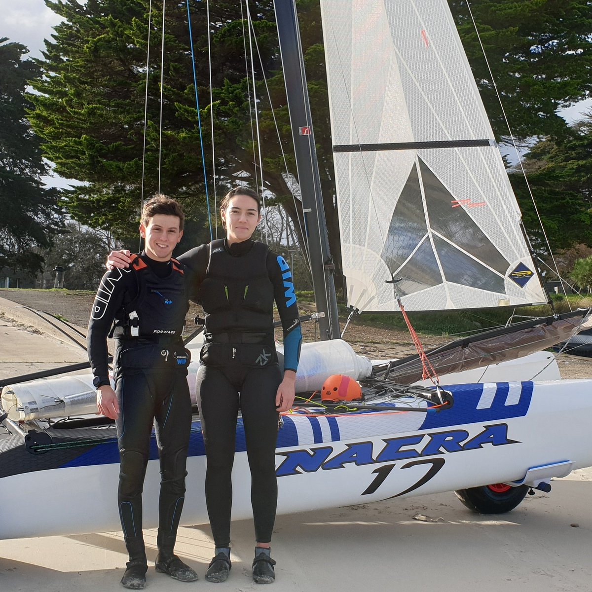 ENVSN56's tweet photo. Nouveau bateau, nouvel équipage 👉 Titouan Petard et Lou Berthomieu à la sortie de leur première navigation sur leur #nacra17 flambant neuf 🤩
A suivre...
#CLE56 @nacra17class #generation2024 🇨🇵 https://t.co/mCf90IHud0