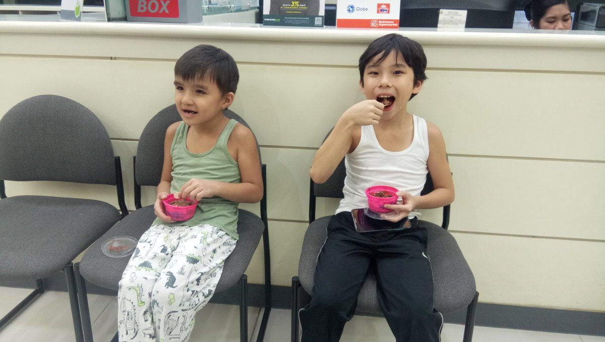 Phem00879570's tweet photo. First time nilang maka kain nyan and masarap daw
#CreamlineCreamyIceCream https://t.co/6AHB45Gvqa